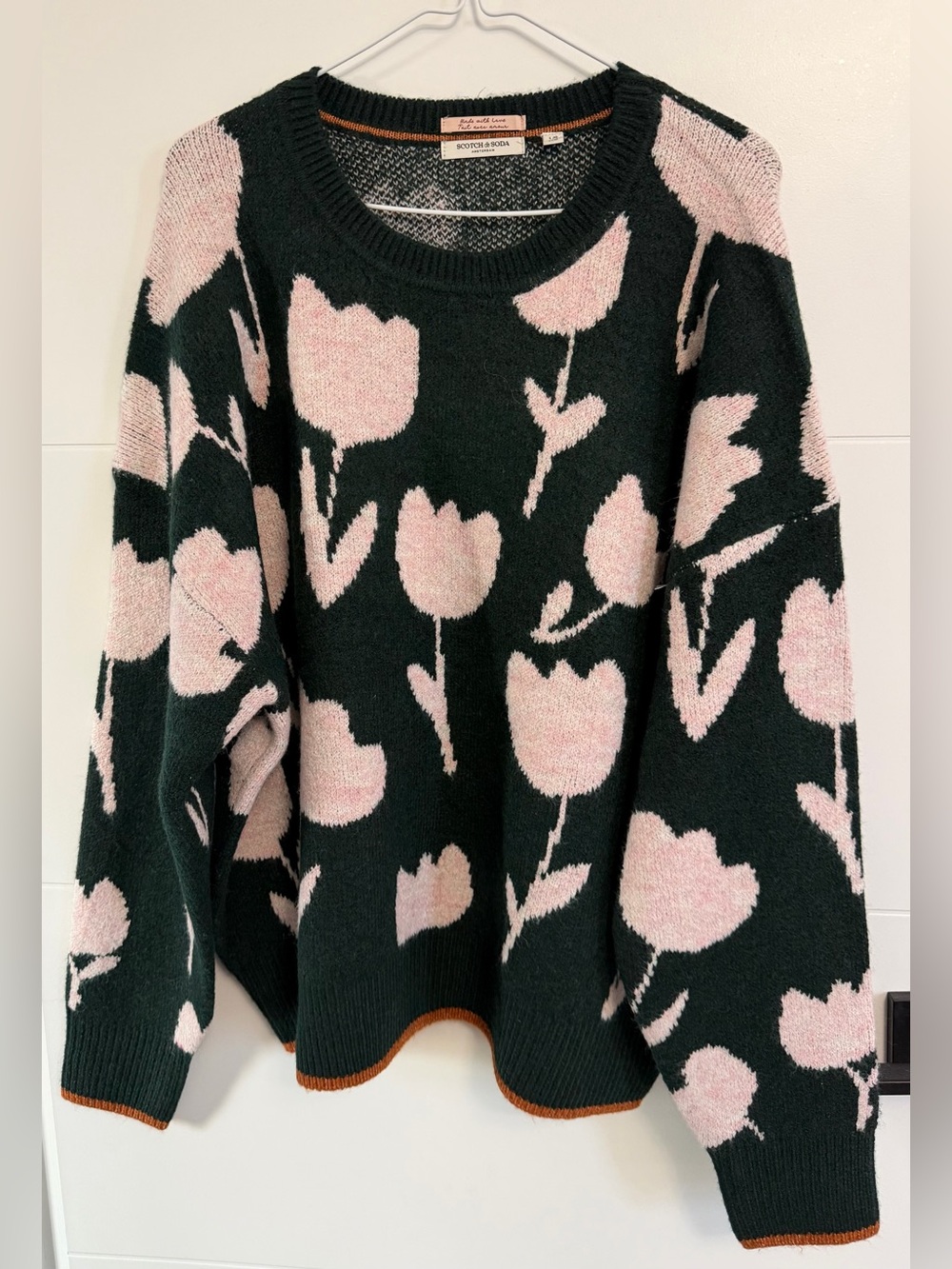 ✨NWT✨Scotch & Soda: Floral Knit Sweater (ptp approx 27in) Size Large